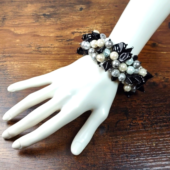 Cha Cha Bracelet - Picture 1 of 3